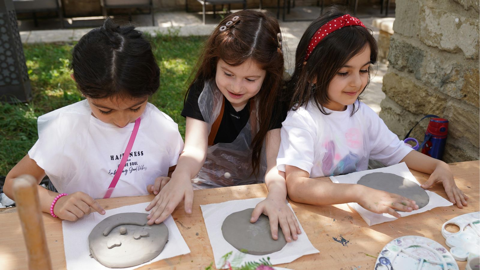 Ateliere creative pentru copii în București — ghid complet